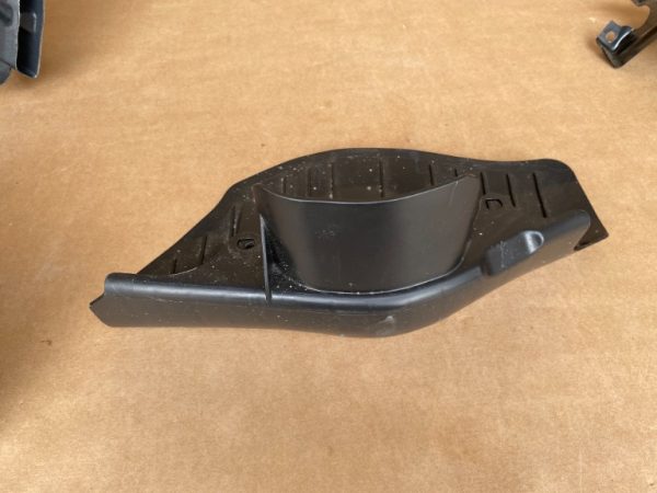 Plastic Ford Tourneo Connect 2023 5Q0501734A 5Q0 501 734 A la 0 km - Dezmembrari Auto