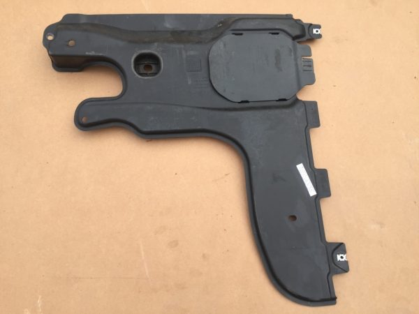 Plastic scut lateral VW Tiguan 2017 5QF825102 5QF 825 102 - Dezmembrari Auto