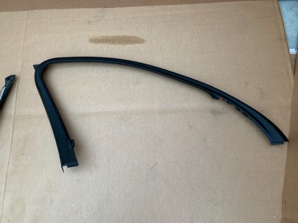 Plastic usa stanga fata BMW G12 M 760 LXiA seria 7 din 2017 186485 - Dezmembrari Auto