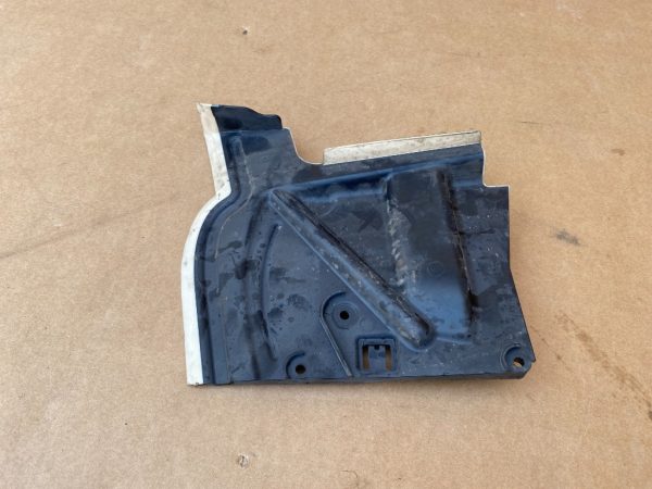 Plastic usa stanga fata Mercedes B Class W246 A2467220195 - Dezmembrari Auto