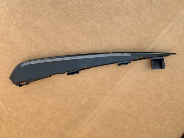 Plastic usa stanga fata VW Arteon facelift 2021 3G8837151C 3G8 837 151 C - Dezmembrari Auto
