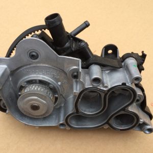 Pompa apa Audi A3 8V E-TRON 04E121042A 04E 121 042 A - Dezmembrari Auto