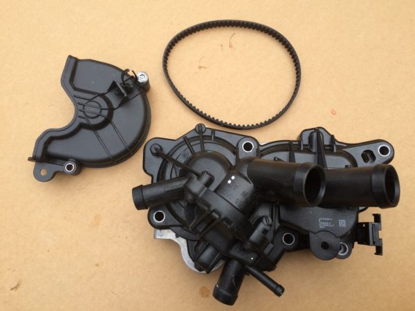 Pompa apa Audi A3 8V E-TRON 04E121121E 04E 121 121 E - Dezmembrari Auto