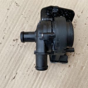 Pompa apa auxiliara VW Caddy Ford Tourneo Connect 2023 2Q0965567A 2Q0 965 567 A la 0 km - Dezmembrari Auto