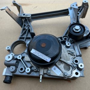Pompa apa cu suport Mercedes GLC W205 W253 A651 A651 2006001 la 0 km - Dezmembrari Auto