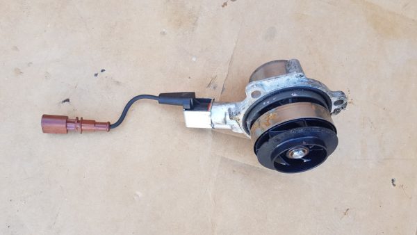 Pompa apa electrica Audi A3 8V 04L011E 04L 011 E - Dezmembrari Auto