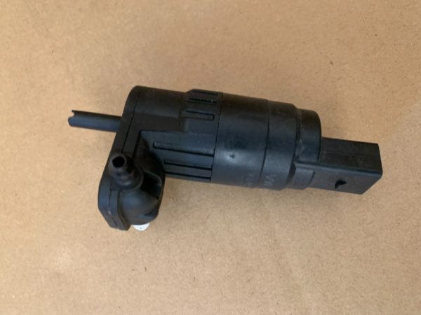 Pompa apa spalare parbriz VW Golf 7 1K6955651 1K6 955 651 la 0 km - Dezmembrari Auto