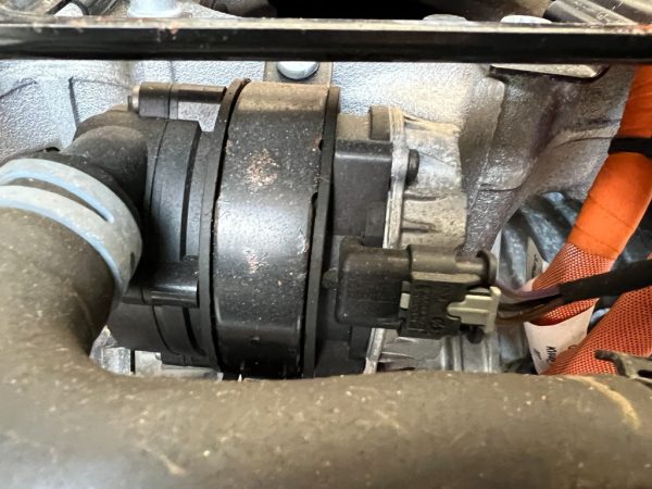 Pompa apa VW E-UP EABA 04L965567 04L 965 567 - Dezmembrari Auto