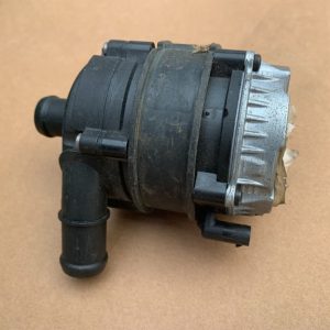 Pompa apa VW Golf 7 5Q0121591AT 5Q0 121 591 AT - Dezmembrari Auto