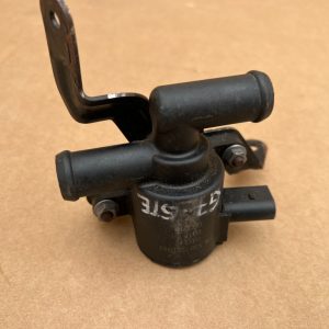 Pompa apa VW Golf 7 GTE 5Q0122096J 5Q0 122 096 J - Dezmembrari Auto
