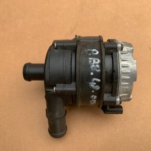 Pompa apa VW Passat B8 04L965567 04L 965 567 - Dezmembrari Auto