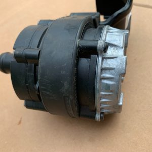 Pompa apa VW Passat B8 04L965567B 04L 965 567 B - Dezmembrari Auto