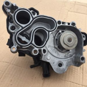 Pompa apa VW Polo 2019 1.0 TSI DKZ 04E 121 042 L 04E121042L - Dezmembrari Auto