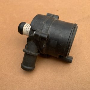 Pompa apa VW Polo 2G 2018 5G0965567A 5G0 965 567 A - Dezmembrari Auto