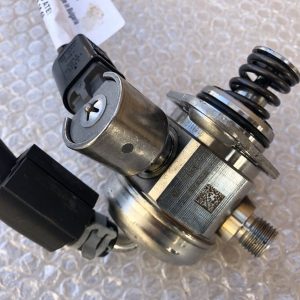 Pompa benzina 04E127025B 04E 127 025 B motor 1.4 Passat B8 - Dezmembrari Auto