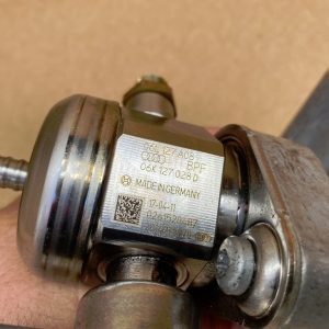 Pompa benzina Audi Q8 2.0 tfsi 06K 127 028 D 06K127028D 06K 127 028 L 06K127028L - Dezmembrari Auto