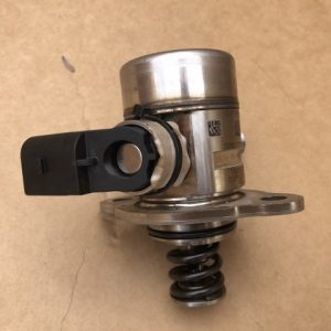 Pompa benzina motor VW Golf 7 1.5 DAC 05E127027 05E 127 027 - Dezmembrari Auto