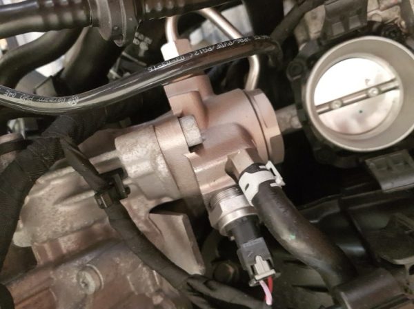 Pompa inalta presiune VW Golf 7 1.4 tsi 04E127026AG 04E 127 026 AG la 0 km - Dezmembrari Auto