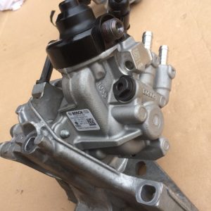 Pompa injectie Audi A4 B8 2015 2.0 tdi CSU 04L130755D 04L 130 755 D - Dezmembrari Auto