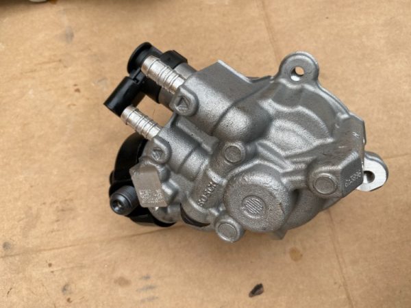 Pompa injectie Audi A6 C7 2016 2.0 tdi 04L130755D 04L 130 755 D la 0 km - Dezmembrari Auto