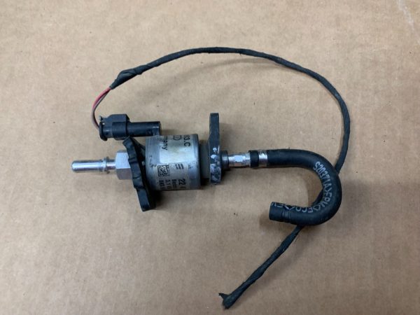 Pompa motor webasto Audi A4 B8 8K0963303 8K0 963 303 - Dezmembrari Auto