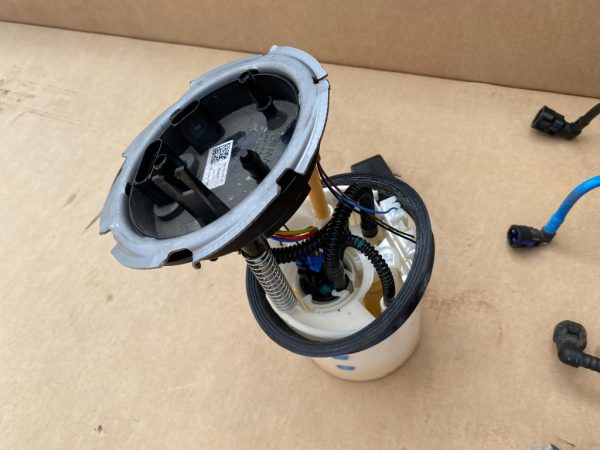 Pompa motorina din rezervor VW Golf 7 1.6 tdi 5Q0919050AE 5Q0 919 050 AE 5Q0 919 050 AT la 0 km - Dezmembrari Auto