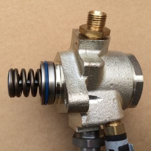 Pompa presiune benzina Audi A3 8V E-TRON 04E127026H 04E 127 026 H - Dezmembrari Auto