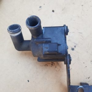 Pompa recirculare apa Audi A3 8P 5N0965561L 5N0 965 561 L - Dezmembrari Auto