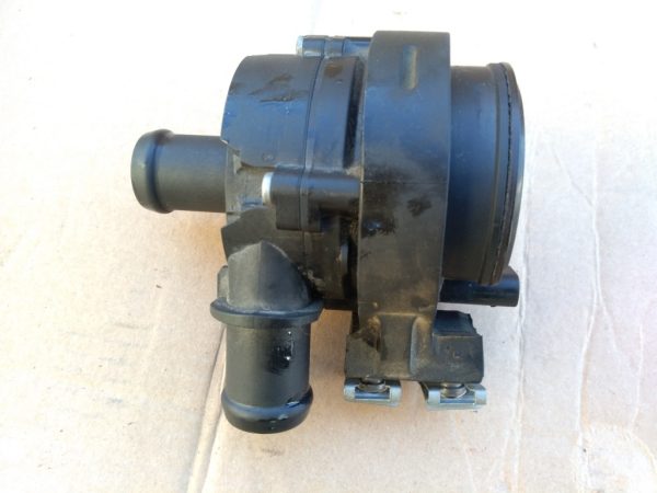 Pompa recirculare apa Audi A3 8V 2.0 tdi DEJ 5G0965561 5G0 965 561 - Dezmembrari Auto