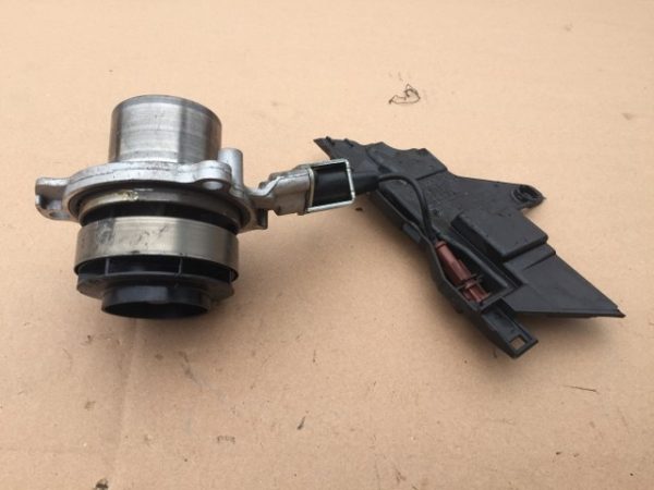 Pompa recirculare apa electrica VW Golf 7 2.0 tdi 04L011E 04L907284 - Dezmembrari Auto