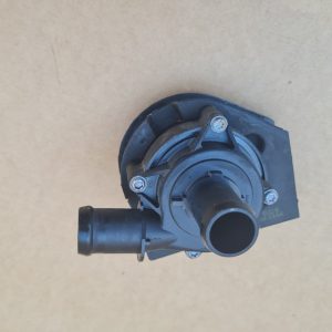Pompa recirculare apa VW Golf 7 1.4 tsi 5Q0965567 5Q0 965 567 - Dezmembrari Auto
