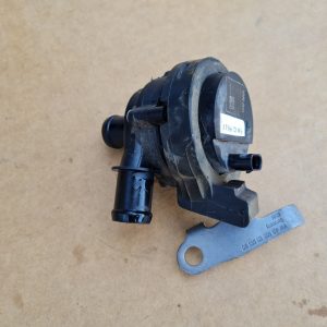 Pompa recirculare apa VW Jetta 2017 5Q0121591CF 5Q0 121 591 CF - Dezmembrari Auto