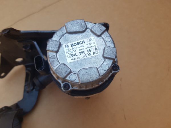 Pompa recirculare apa VW Passat B8 2.0 tdi 04L965567A 04L 965 567 A - Dezmembrari Auto