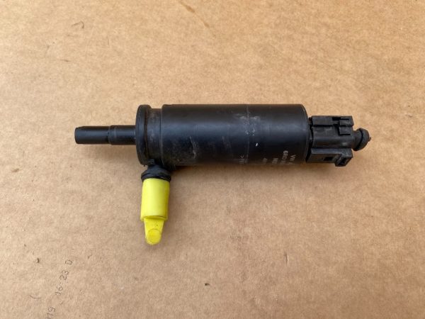 Pompa spalatoare faruri VW Audi 6R0955681 6R0 955 681 - Dezmembrari Auto