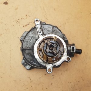 Pompa vacuum Audi A4 B8 2009 3.2 fsi 06E145100M 06E 145 100 M - Dezmembrari Auto