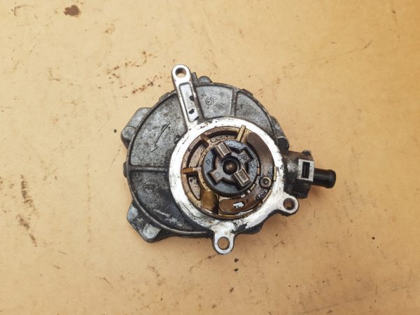 Pompa vacuum Audi A4 B8 2009 3.2 fsi 06E145100M 06E 145 100 M - Dezmembrari Auto