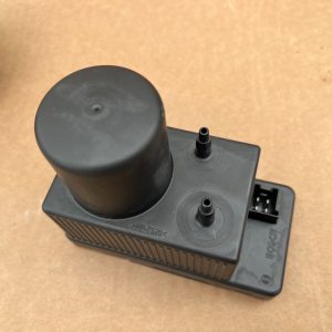 Pompa vacuum inchidere centralizata Mercedes E class W211 2038000048 A2038000048 - Dezmembrari Auto