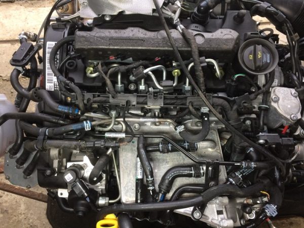 Pompa vacuum VW Passat 8 B8 2015 03L109096 03L 109 096 - Dezmembrari Auto