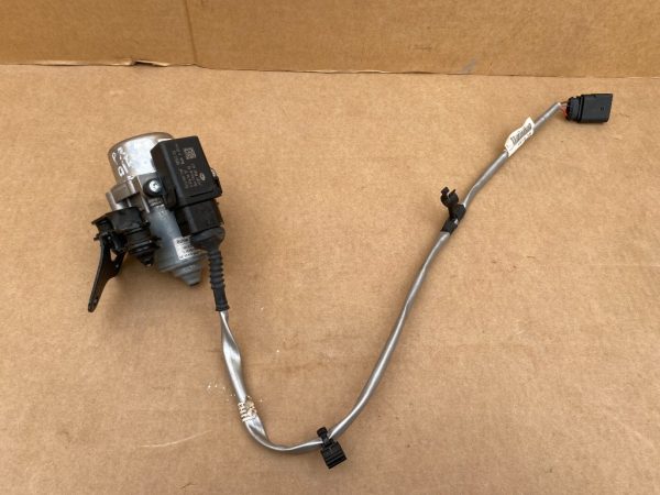 Pompa vacuum VW Passat B8 1.4 tsi 1K0612181F 1K0 612 181 F - Dezmembrari Auto
