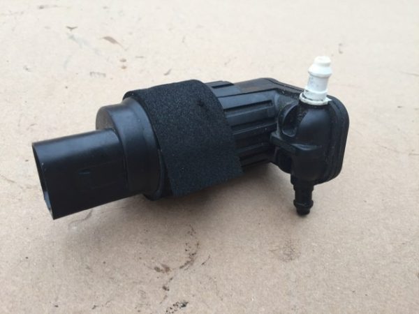 Pompa vas lichid spalare parbriz VW Golf 71K6955651 1K6 955 651 - Dezmembrari Auto