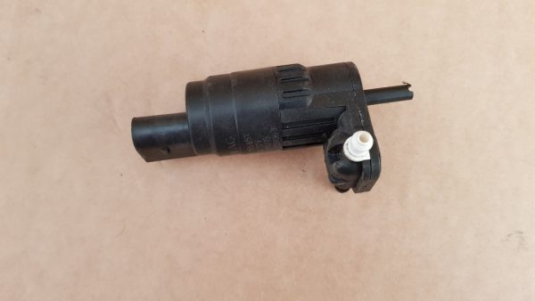 Pompita lichid parbriz VW Golf 7 1K6955651 1K6 955 651 - Dezmembrari Auto