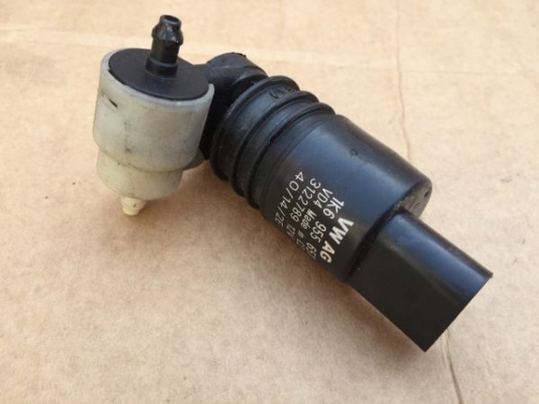 Pompita vas lichid parbriz VW Passat B8 1K6955651 1K6 955 651 - Dezmembrari Auto