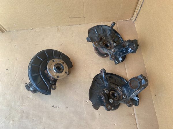 Portfuzeta cu rulment stanga spate VW Jetta 2017 5C0505435B 5C0 505 435 B la 0 km - Dezmembrari Auto