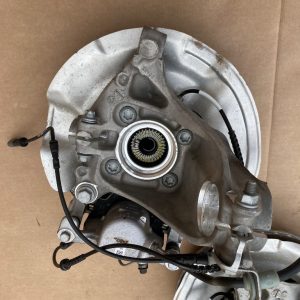 Portfuzeta stanga fata cu rulment BMW X1 F48 6876645 31216876645 la 0 km - Dezmembrari Auto