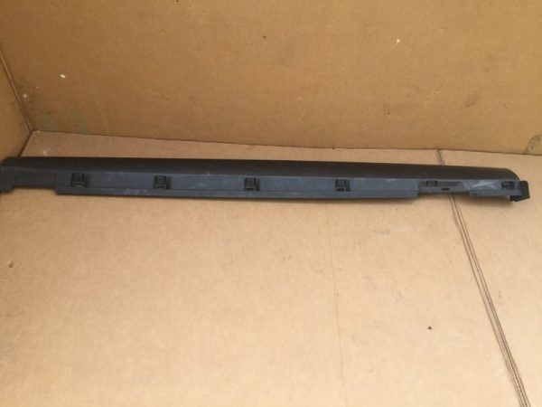 Prag plastic VW Passat CC 2013 3C8853855 3C8 853 855 - Dezmembrari Auto