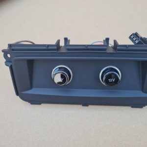 Prize 12V cotiera spate cu ornament Audi Q8 2019 4M0863440 4M0 863 440 - Dezmembrari Auto