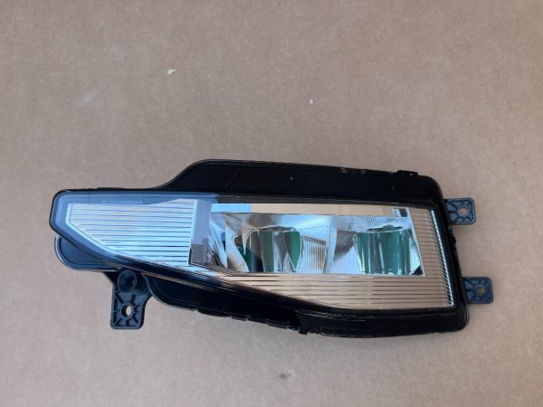 Proiector stanga far ceata VW Passat B8.5 din 2023 la 0 km 3G0941699 3G0 941 699 - Dezmembrari Auto