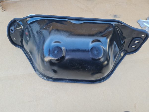 Protectie / deflector vas apa Audi Q8 2019 4M0819523A 4M0 819 523 A - Dezmembrari Auto