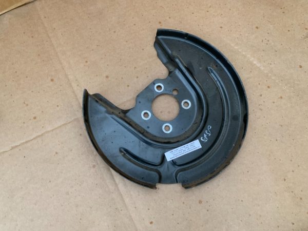 Protectie disc stanga spate VW Golf 7 2019 5Q0615611P 5Q0 615 611 P la 0 km - Dezmembrari Auto