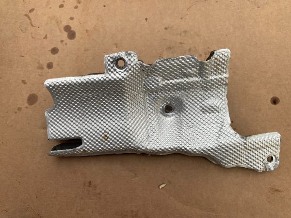 Protectie termica VW Arteon 2.0 tdi 04L103954AL 04L 103 954 AL - Dezmembrari Auto